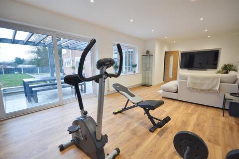 181 Barlaston Old Road, Stoke-on-trent, ST4 8HJ