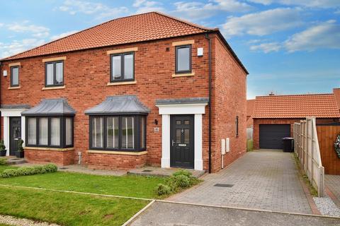 3 bedroom semi-detached house for sale, Daisy Way, Louth LN11 0FS