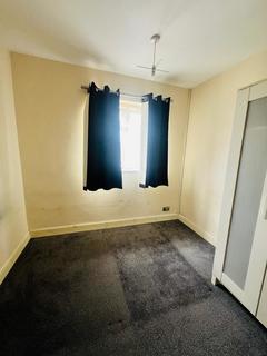 1 bedroom in a flat share to rent, Kimberely Close | Luton | LU4 0SH