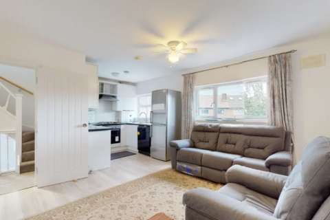 3 bedroom flat to rent, Iveagh Avenue Park royal, London NW10