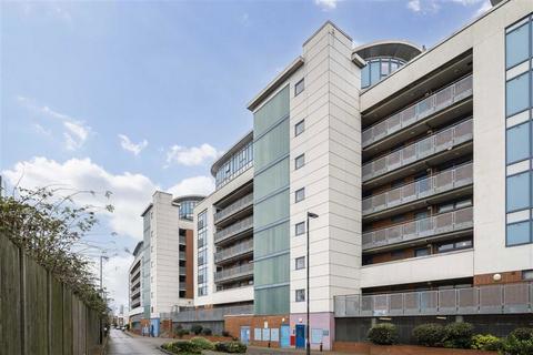 2 bedroom flat to rent, Meath Crescent, London E2