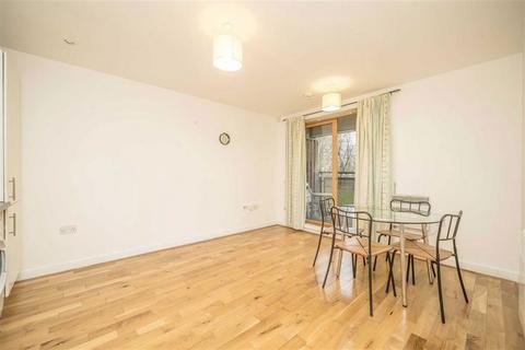 2 bedroom flat to rent, Meath Crescent, London E2