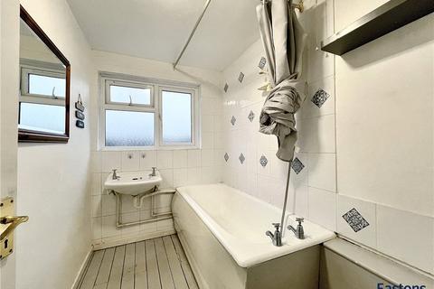 78 Chavecroft Terrace, Epsom, KT18 5TS