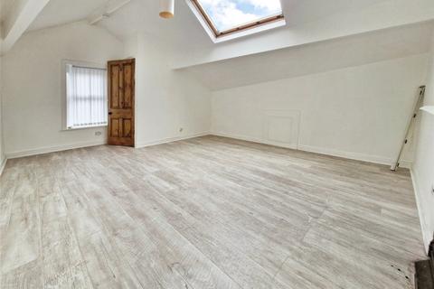 2 bedroom flat to rent, Skipton Road, Keighley BD20