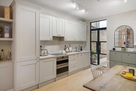 1 bedroom flat for sale, Plough Road, London