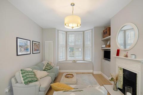 1 bedroom flat for sale, Plough Road, London