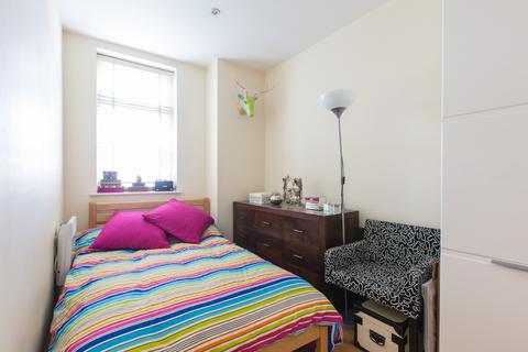 Studio for sale, Clapham High Street, Clapham, London