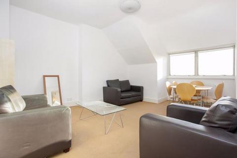 1 bedroom flat to rent, Church Crescent, London