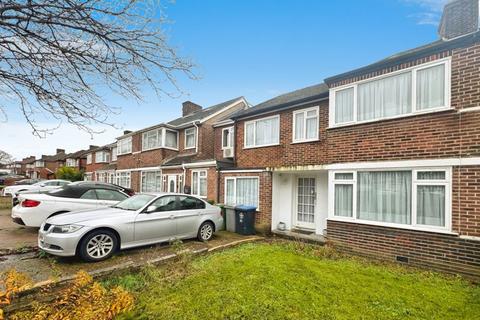 4 bedroom semi-detached house for sale, Beverley Drive, Edgware