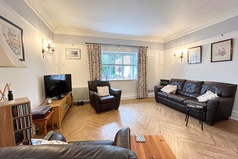 2 bedroom apartment for sale, Garden Cottage, 13 The Manor, Talygarn, Pontyclun CF72 9WT