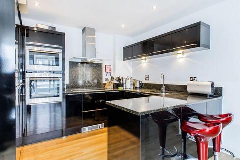 2 bedroom apartment for sale, London  E16