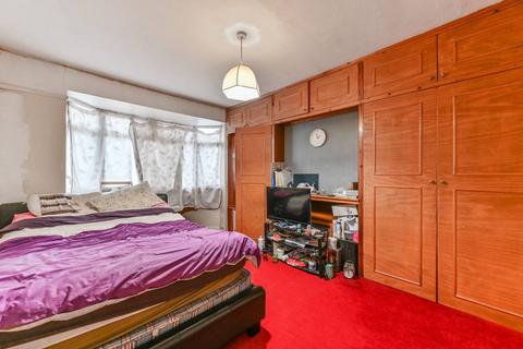 3 bedroom terraced house for sale, Greenwood Road, Mitcham, CR4