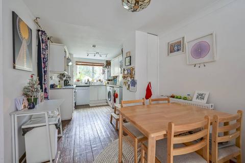 3 bedroom terraced house to rent, Lewesdon Close, Southfields, London, SW19