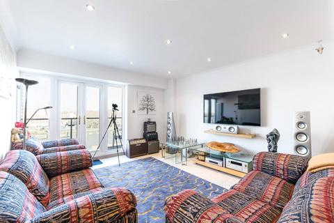 2 bedroom flat for sale, Nine Elms Lane, Vauxhall, London, SW8