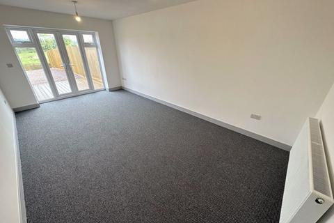 2 bedroom house to rent, Stamford Street, Grantham