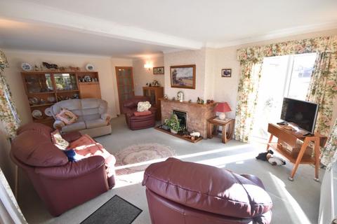 4 bedroom detached house for sale, St. Marys Close, Tenbury Wells