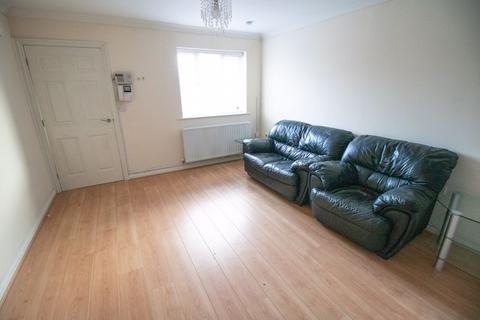 3 bedroom detached house to rent, Pear Tree Drive, Bolton BL4