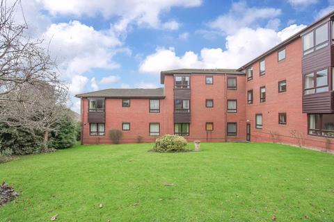 2 bedroom retirement property for sale, Fircroft, Hightown Road, Banbury - Share of Freehold