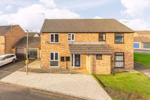 3 bedroom semi-detached house for sale, Morgan Close, Banbury