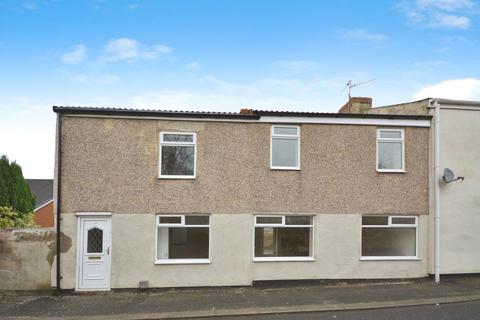 3 bedroom end of terrace house to rent, Station Street, Shildon