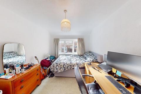3 bedroom semi-detached house to rent, Goss Croft, Selly Oak, Birmingham, B29 6NN