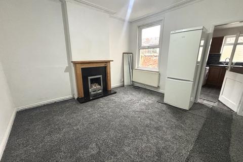 4 bedroom end of terrace house to rent, Dexter Street, Derby