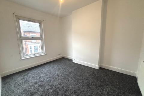 4 bedroom end of terrace house to rent, Dexter Street, Derby