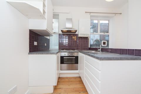 1 bedroom flat to rent, Connaght Mansions