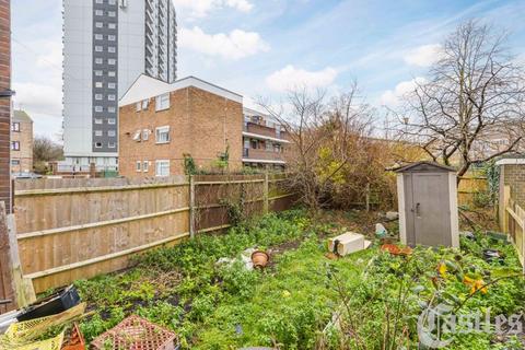 3 bedroom maisonette for sale, Ashbourne Court, London E5