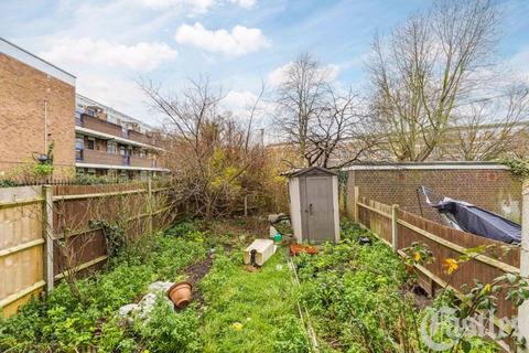 3 bedroom maisonette for sale, Ashbourne Court, London E5