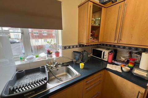 2 bedroom flat to rent, Woodlands Lane, Bristol