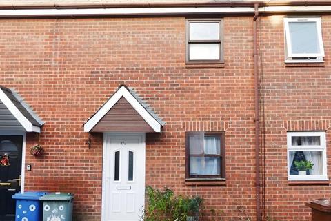 2 bedroom terraced house to rent, Edwin Street, Boston