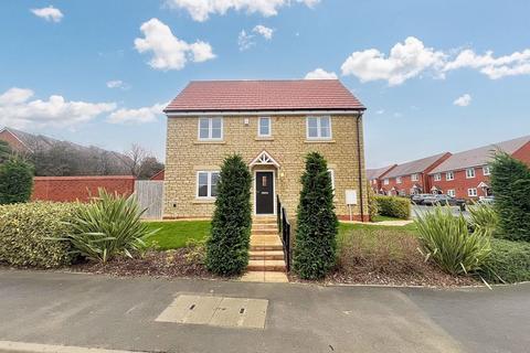 3 bedroom semi-detached house for sale, De Lisle Bush Way, Stonehouse GL10