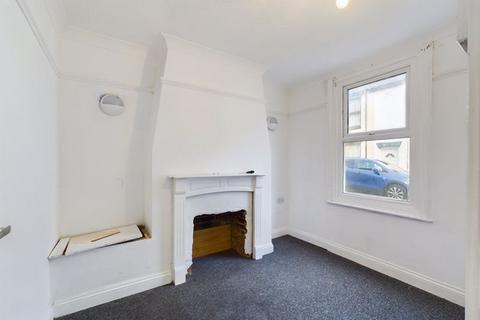 3 bedroom terraced house for sale, West Street, Gillingham