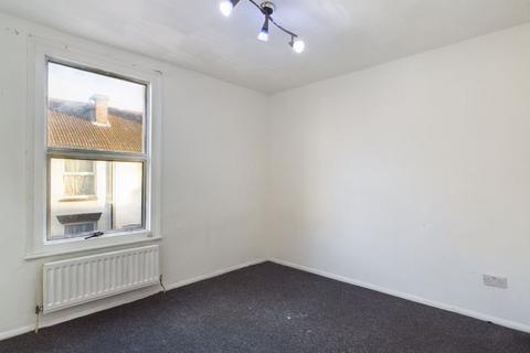 3 bedroom terraced house for sale, West Street, Gillingham