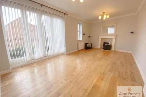 4 bedroom semi-detached house to rent, Faraday Drive, Shenley Lodge