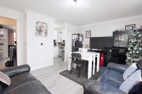 2 bedroom apartment for sale, Leinster Court, Hainault IG6