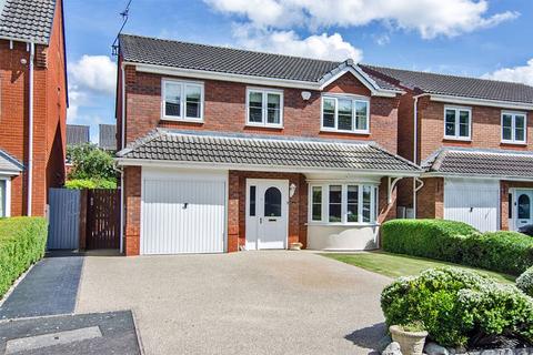 4 bedroom detached house to rent, The Meadows, Cannock WS11