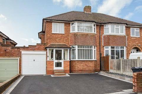 3 bedroom semi-detached house to rent, Howdles Lane, Walsall WS8