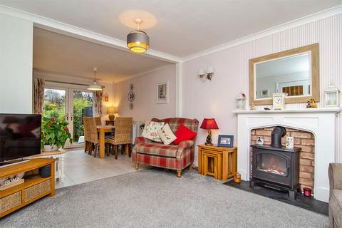 7 Barnfield Way, Cannock, WS12 0PR