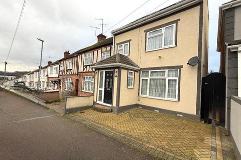 4 bedroom end of terrace house for sale, Beverley Road, Beech Hill, Luton, Bedfordshire, LU4 8EU