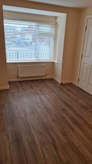 3 bedroom end of terrace house to rent, Scanlon Lane, Salford M5