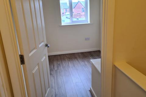 3 bedroom end of terrace house to rent, Scanlon Lane, Salford M5