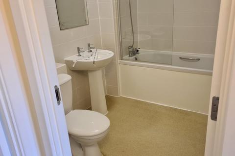 3 bedroom end of terrace house to rent, Scanlon Lane, Salford M5