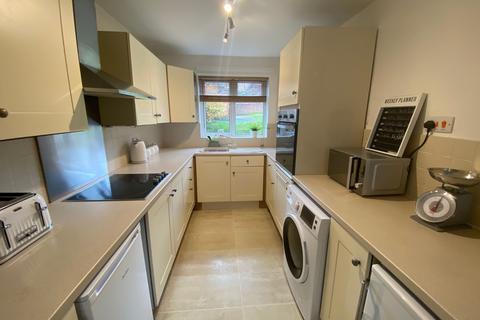 2 bedroom flat to rent, Pound Road, Kings Worthy, SO23