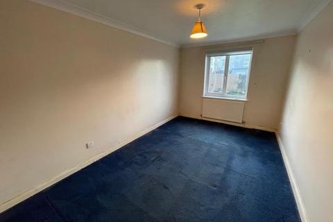 1 bedroom flat for sale, Flat 2, Victoria Court, Second Avenue, Harwich, Essex