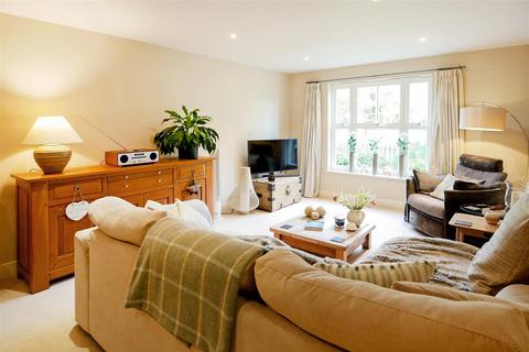 2 bedroom flat to rent, St Agnes Place, Chichester