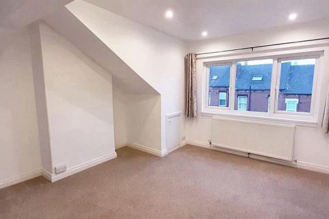 2 bedroom house to rent, Lumley Mount, Leeds LS4