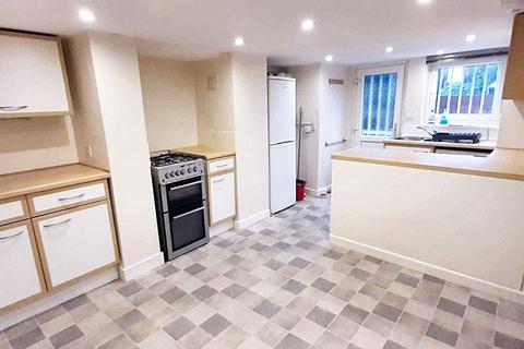 2 bedroom house to rent, Lumley Mount, Leeds LS4