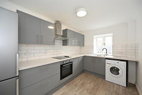 2 bedroom flat to rent, Northgate, Chichester